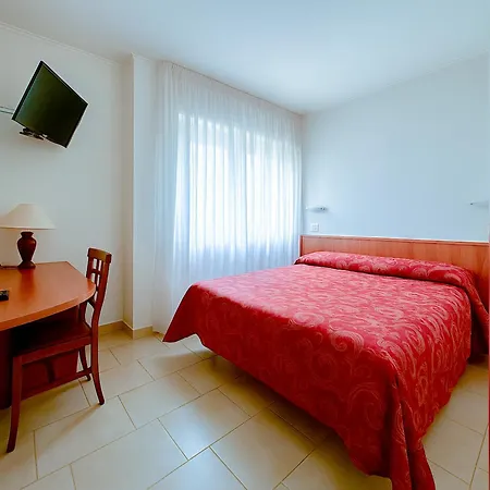Hotel E Appartamenti La Solaria San Giovanni Rotondo Exterior foto
