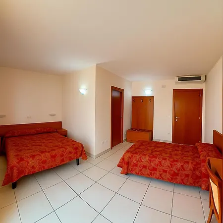 Hotel E Appartamenti La Solaria San Giovanni Rotondo Exterior foto