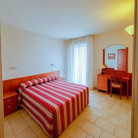 Hotel E Appartamenti La Solaria San Giovanni Rotondo Exterior foto