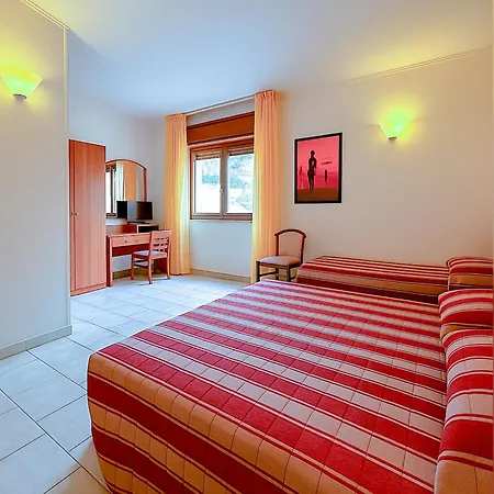 Hotel E Appartamenti La Solaria San Giovanni Rotondo Exterior foto