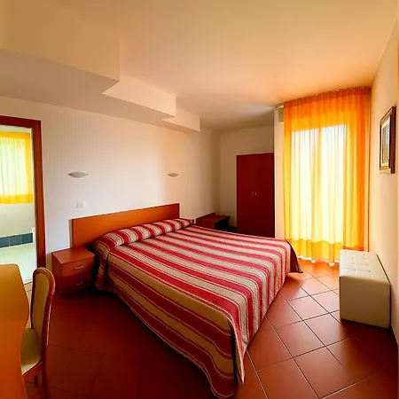 Hotel E Appartamenti La Solaria San Giovanni Rotondo Exterior foto