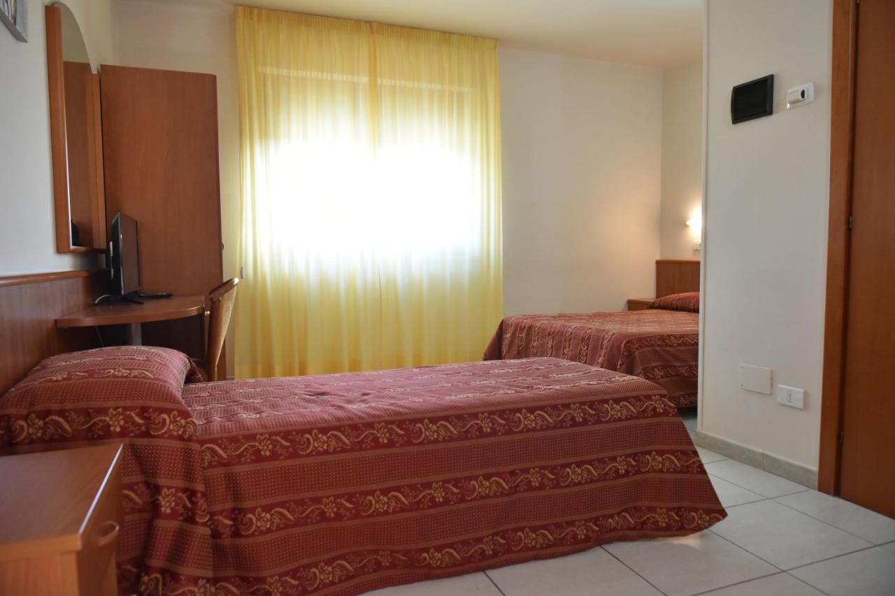 E La Solaria Hotel
