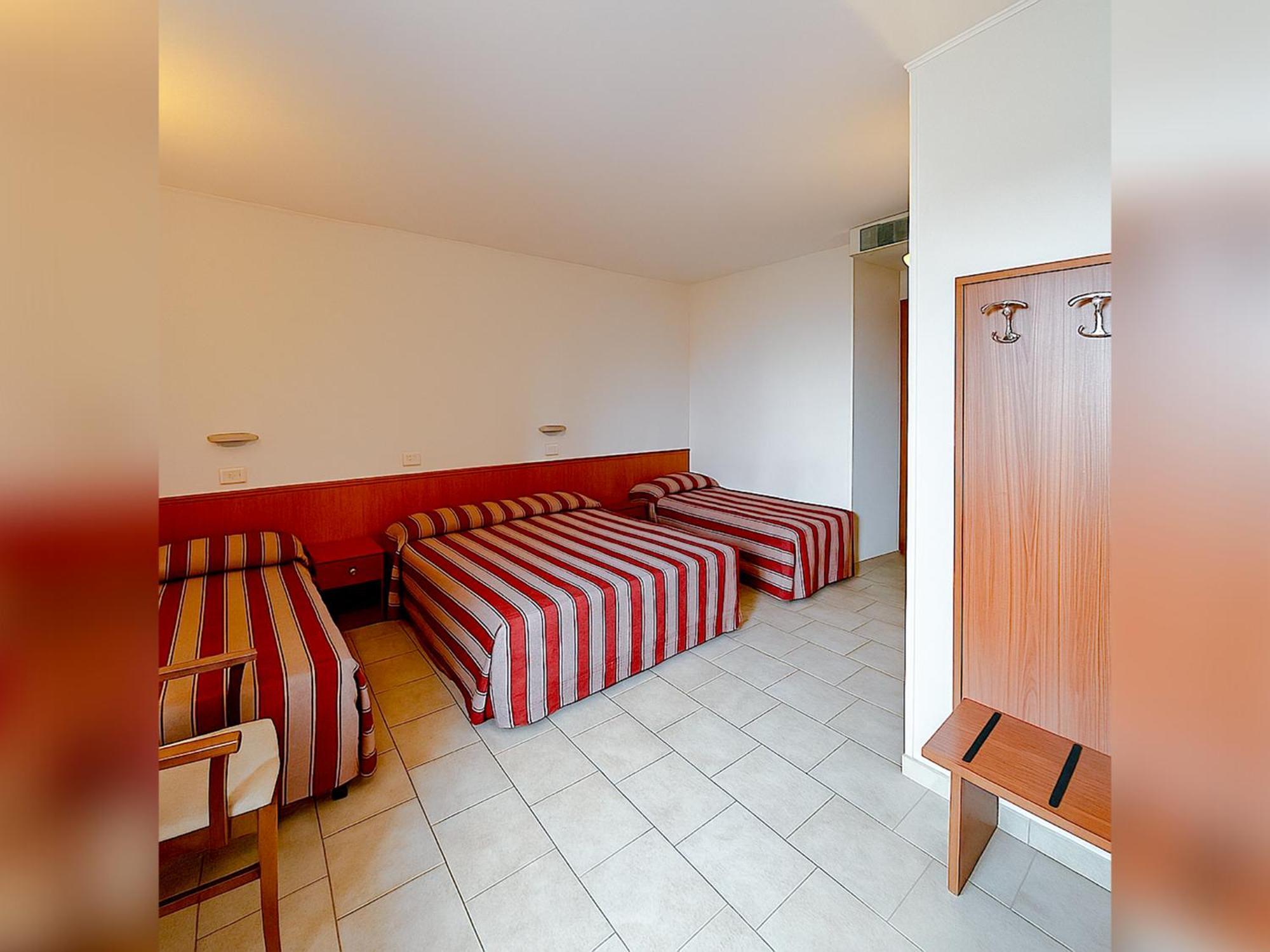 E La Solaria Hotel 3*