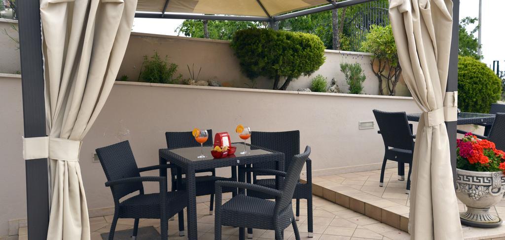 E La Solaria Hotel 3*